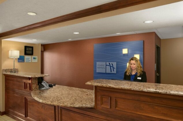 Holiday Inn Express Hotel and Suites Marysville - Photo5