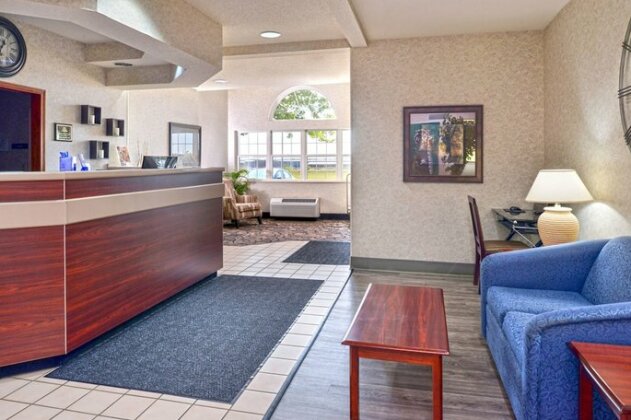 Americas Best Value Inn & Suites Maryville - Photo3