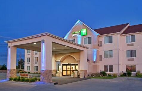 Holiday Inn Express Hotel & Suites Maryville