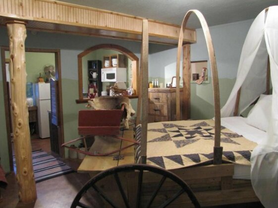 Covered Wagon B&B/Guesthouse - Photo4