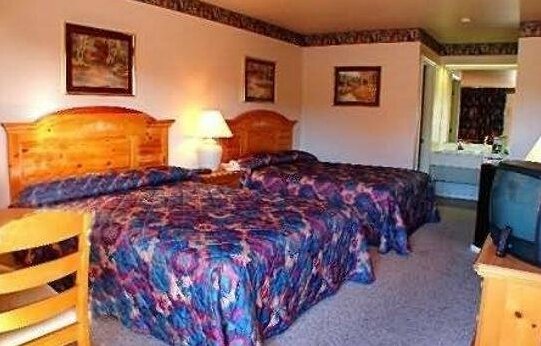 Lakeside Inn & Suites - Photo3