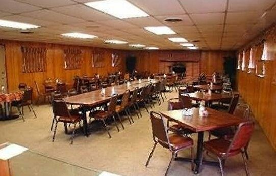 Lakeside Inn & Suites - Photo4