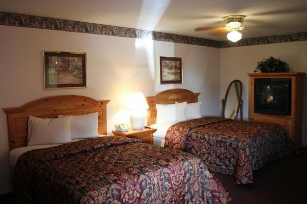 Lakeside Inn & Suites - Photo5