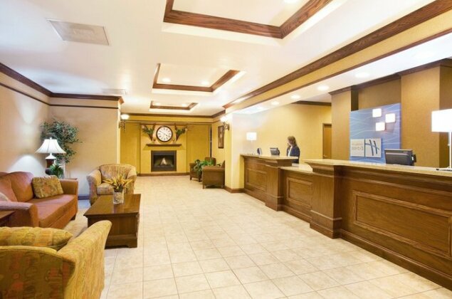 Holiday Inn Express Hotel & Suites Mattoon - Photo3