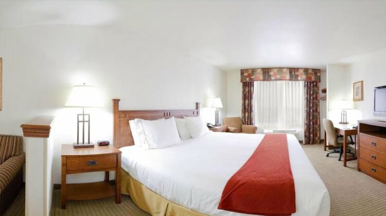 Holiday Inn Express Hotel & Suites Mattoon - Photo5
