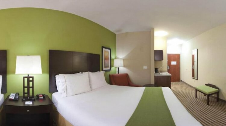 Holiday Inn Express & Suites Maumelle - Photo5