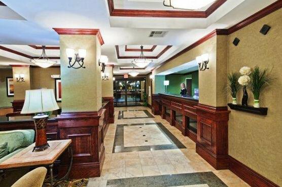 Holiday Inn Express Hotel & Suites McAlester - Photo4