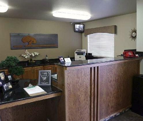 Travelodge by Wyndham McAlester - Photo3