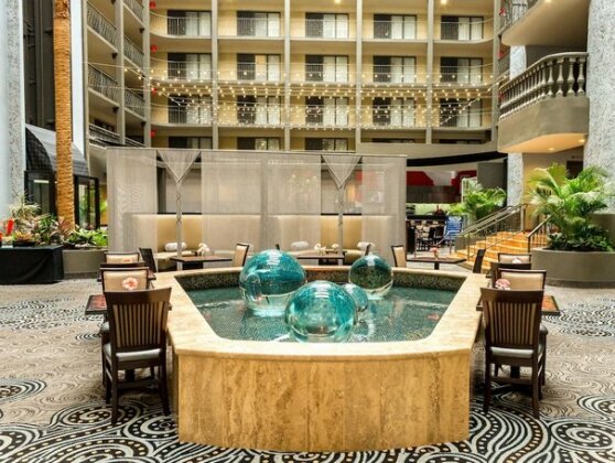DoubleTree Suites by Hilton Hotel McAllen - Photo4