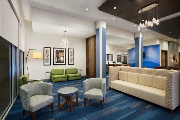 Holiday Inn Express & Suites - McAllen - Medical Center Area - Photo4