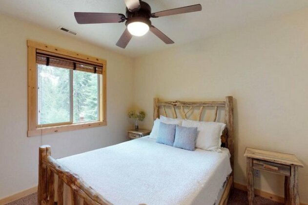 Rio Vista Log Cabin Retreat - Four Bedroom Cabin - Photo5
