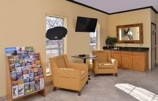 La Bonita Inn & Suites - Photo3