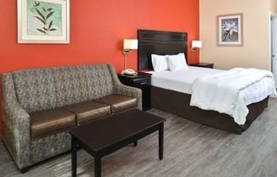 La Bonita Inn & Suites - Photo4