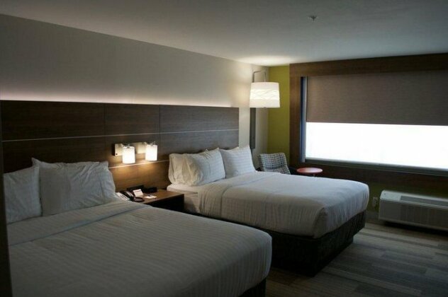 Holiday Inn Express & Suites McKinney - Frisco East - Photo4