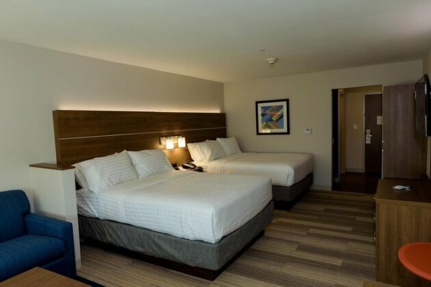 Holiday Inn Express & Suites McKinney - Frisco East - Photo5