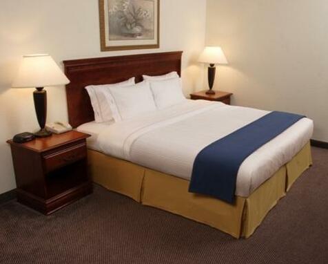 Holiday Inn Express & Suites Washington - Meadow Lands - Photo4