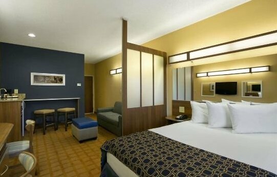 Microtel Inn & Suites by Wyndham Washington / Meadow Lands - Photo4