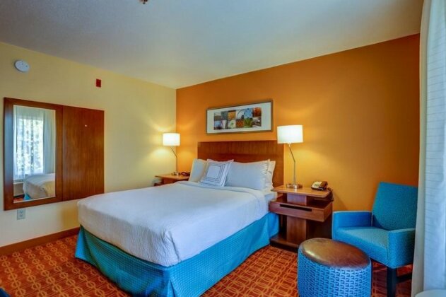 Cedar Inn & Suites - Photo2