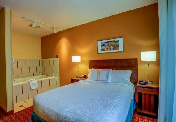 Cedar Inn & Suites - Photo3