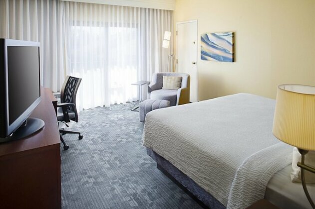 Courtyard by Marriott Memphis Airport - Photo4