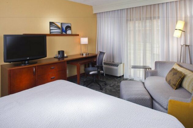 Courtyard by Marriott Memphis Airport - Photo5