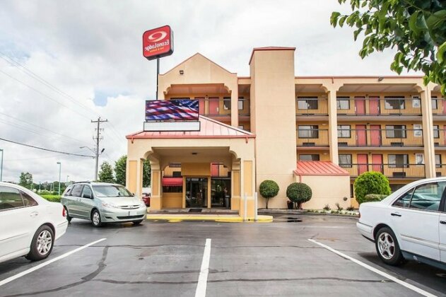 Econo Lodge Inn & Suites Memphis - Photo2