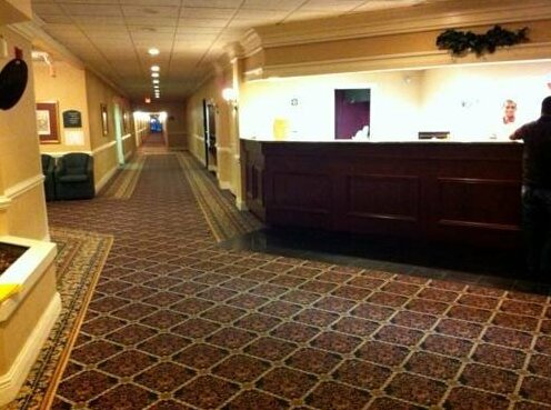 Governor's Inn & Suites - Photo4