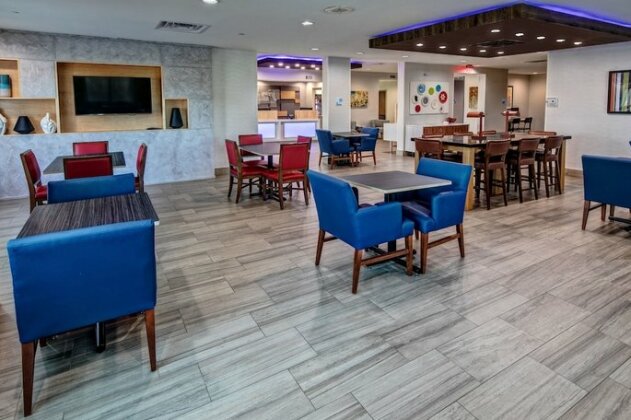 Holiday Inn Express Hotel & Suites Memphis Southwind - Photo4
