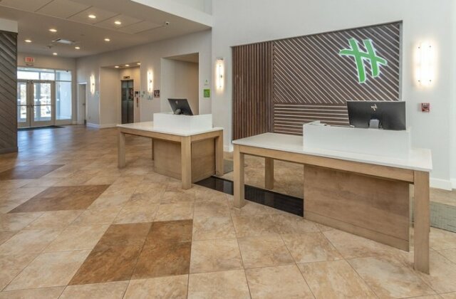 Holiday Inn Hotel & Suites Memphis-Wolfchase Galleria - Photo4