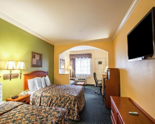 Memorylane Inn & Suites - Photo3
