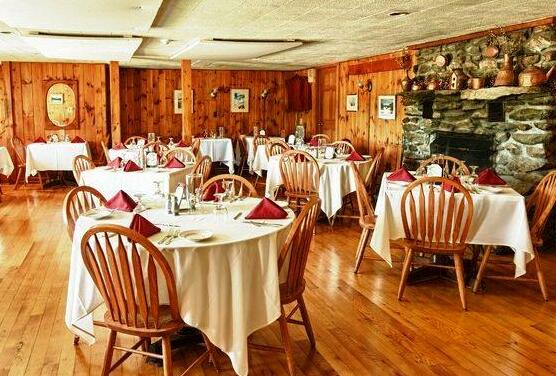 The Vermont Inn - Photo3