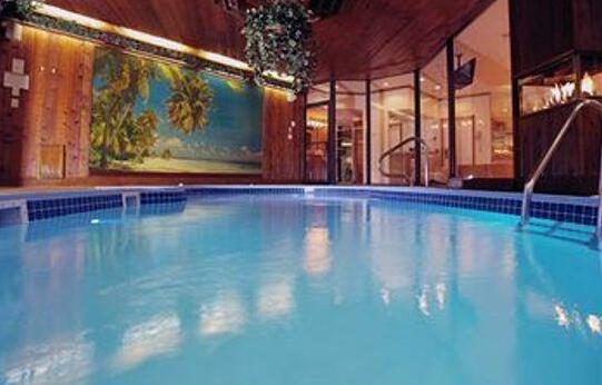 Sybaris Pool Suites Mequon - Adults Only