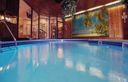Sybaris Pool Suites Mequon - Adults Only