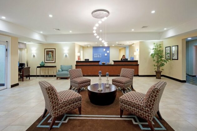 Holiday Inn Express and Suites Meriden - Photo4