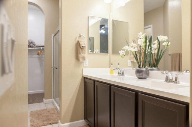 4br Townhome W/ Clubhouse Heated Pool/Spa - Photo4