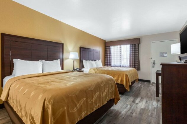 Quality Inn & Suites Mesa - Photo2