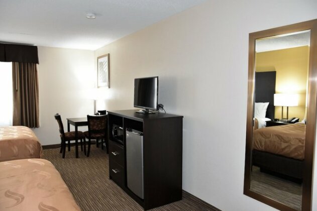 Quality Inn & Suites Metropolis - Photo5