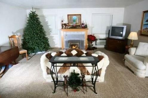 Christmas Tree Inn - Photo4