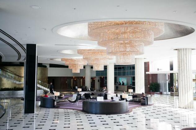 Luxury Suites International at Fontainebleau - Photo5