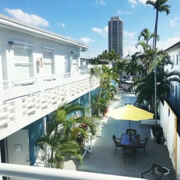 Miami Beach Byron Suites