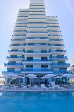 Pelican Stay Furnished Apartments in Monte Carlo Miami Beach