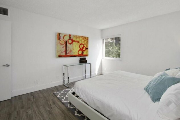 Airy 1BR in Coconut Grove by Sonder - Photo2