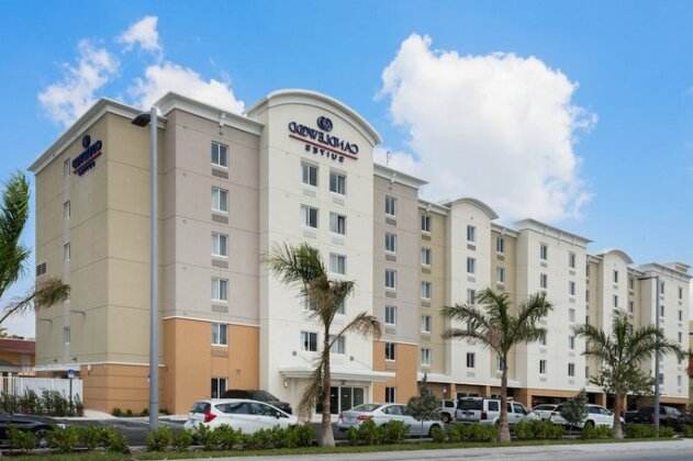 Candlewood Suites Miami Intl Airport - 36th St - Photo2
