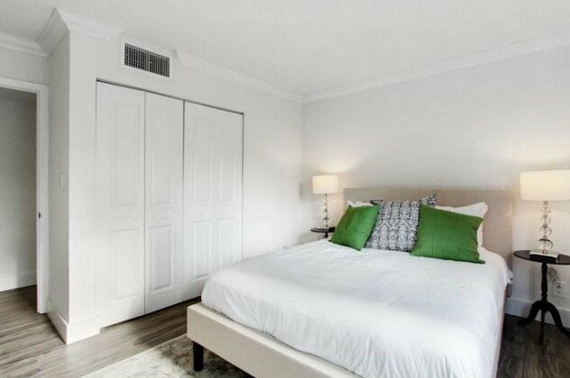 Charming 2BR in Coconut Grove by Sonder - Photo2