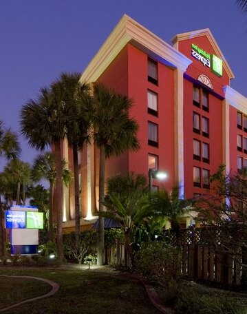Holiday Inn Express Miami Springs - Photo2