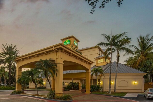 La Quinta Inn & Suites Miami Airport West - Photo4