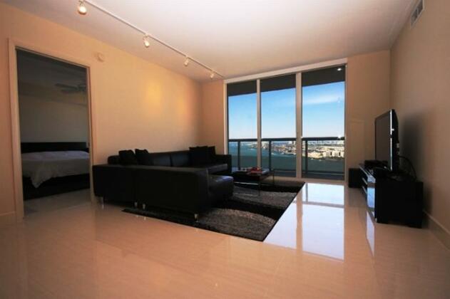 Luxury Apartments at 50 Biscayne - Photo3