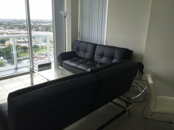 Miami Vice Luxury Suites - Photo5