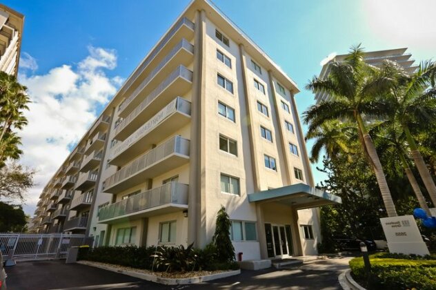 Nuovo Miami Apartments at Coconut Grove