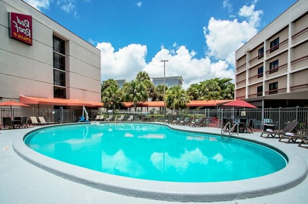 Red Roof Inn PLUS+ Miami Airport - Photo2